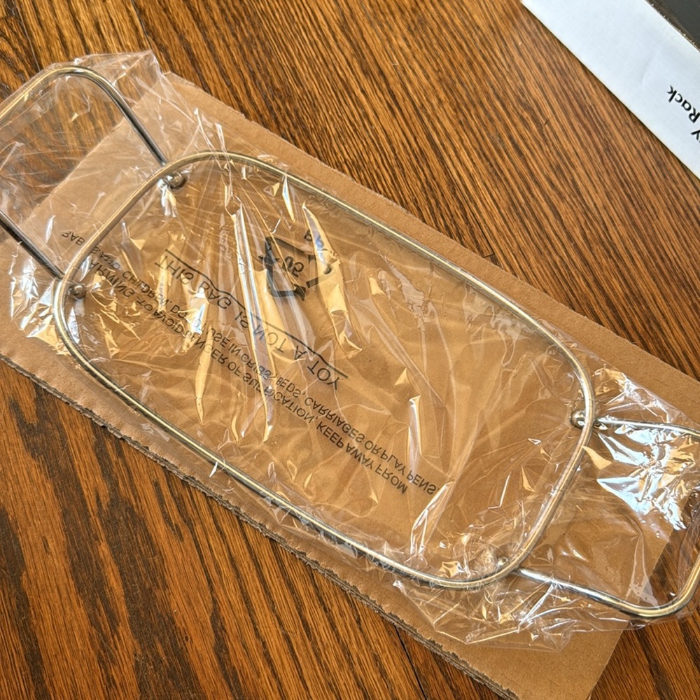 NIB Porcelain Bread Tray with Silver Serving Rack - Picture 3 of 7